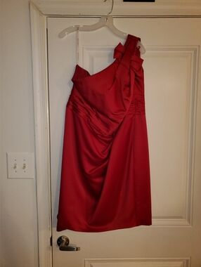 Red One-Shoulder Satin Cocktail Dress
